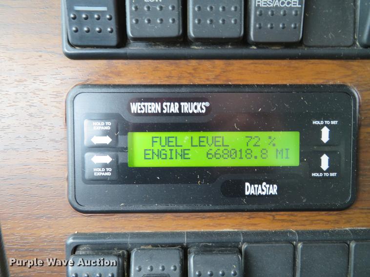 image for item DG3816 2004 Western Star 4900FA dump truck