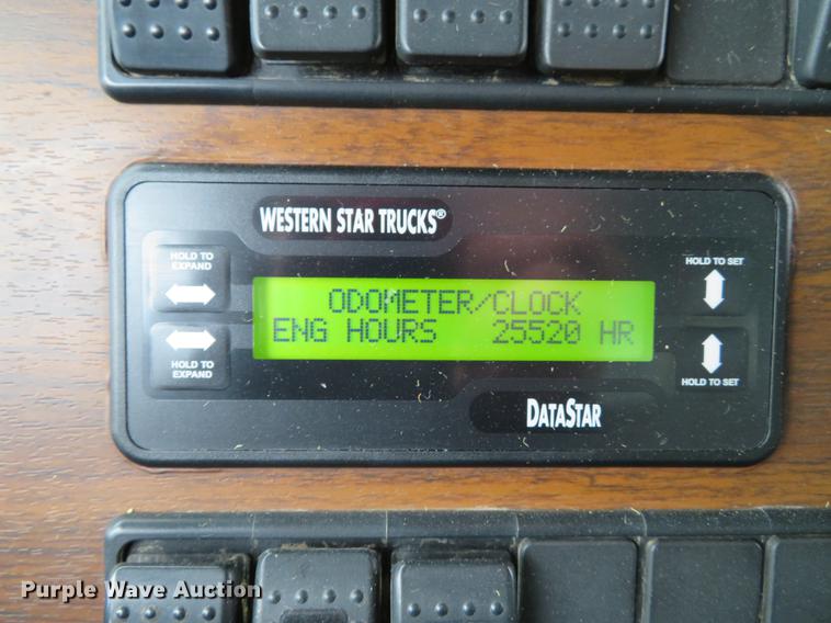 image for item DG3816 2004 Western Star 4900FA dump truck