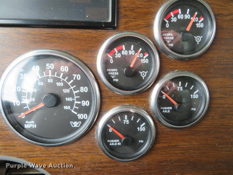 image for item DG3816 2004 Western Star 4900FA dump truck