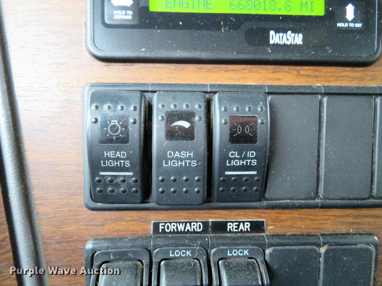 image for item DG3816 2004 Western Star 4900FA dump truck