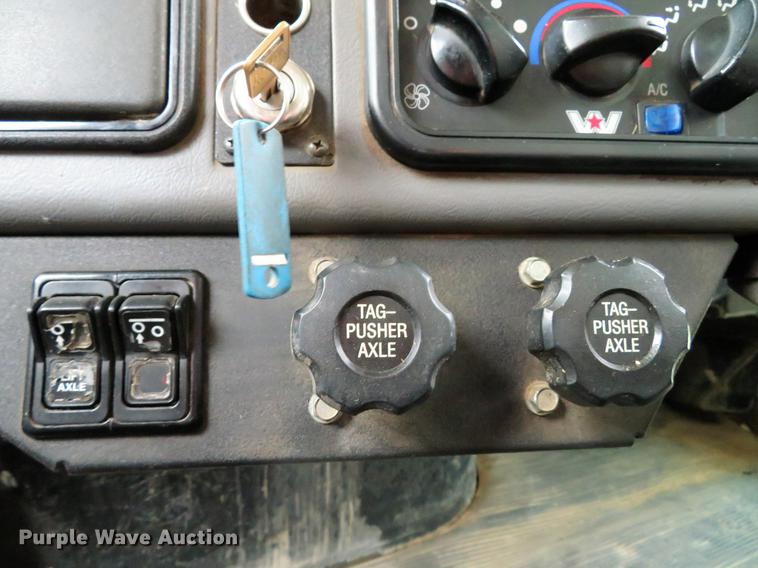 image for item DG3816 2004 Western Star 4900FA dump truck