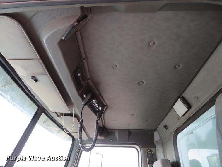 image for item DG3816 2004 Western Star 4900FA dump truck