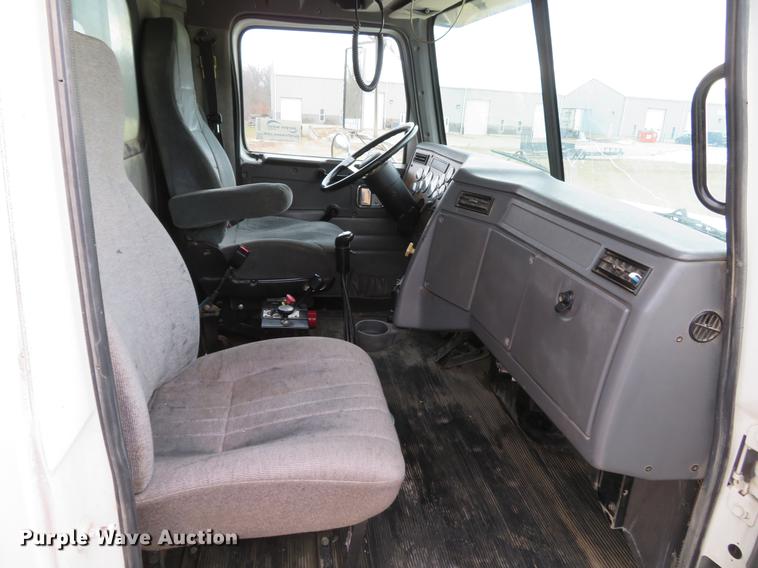 image for item DG3816 2004 Western Star 4900FA dump truck