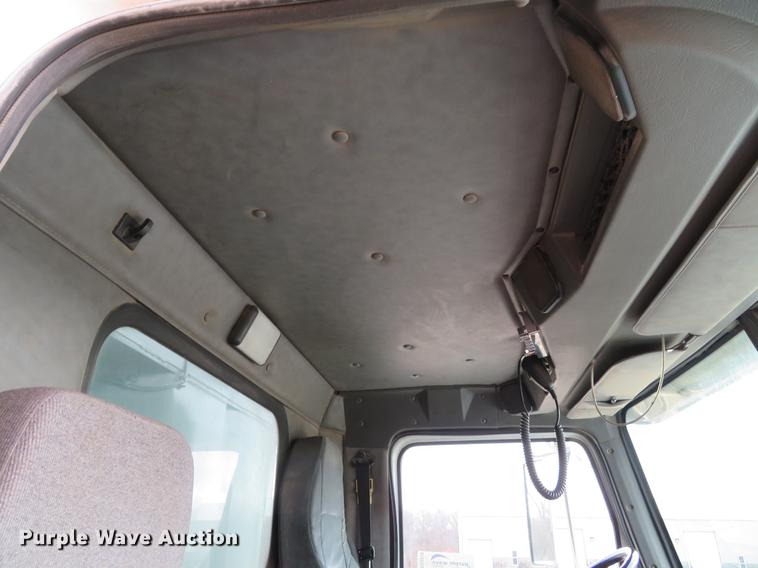 image for item DG3816 2004 Western Star 4900FA dump truck