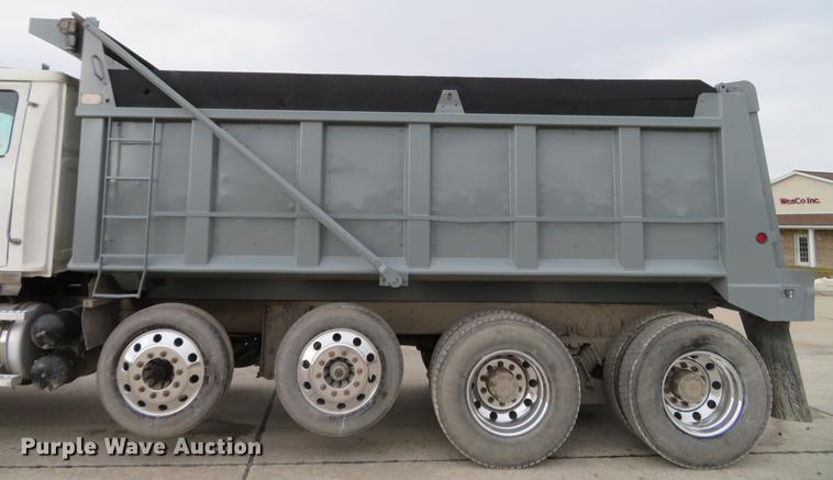 image for item DG3816 2004 Western Star 4900FA dump truck