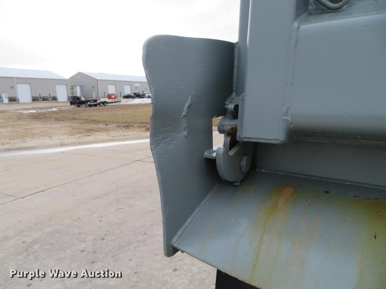 image for item DG3816 2004 Western Star 4900FA dump truck