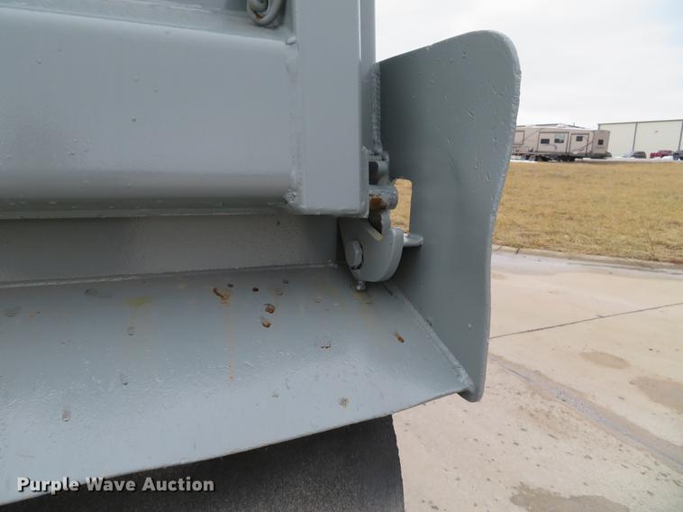 image for item DG3816 2004 Western Star 4900FA dump truck