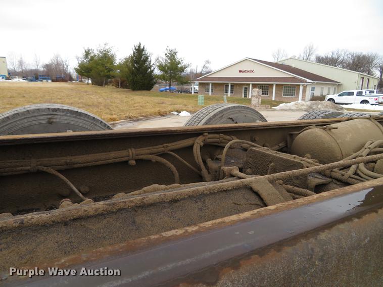 image for item DG3816 2004 Western Star 4900FA dump truck