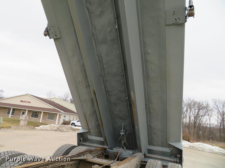 image for item DG3816 2004 Western Star 4900FA dump truck