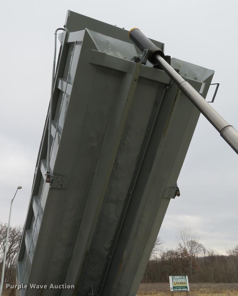 image for item DG3816 2004 Western Star 4900FA dump truck