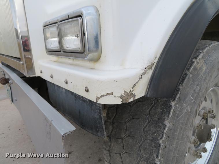 image for item DG3816 2004 Western Star 4900FA dump truck