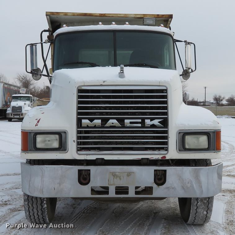 image for item DG3819 1995 Mack CH613 dump truck
