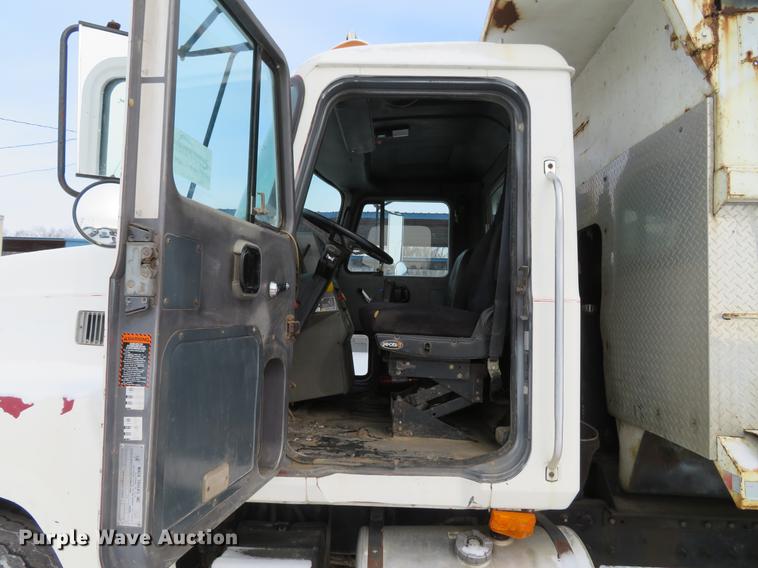 image for item DG3819 1995 Mack CH613 dump truck