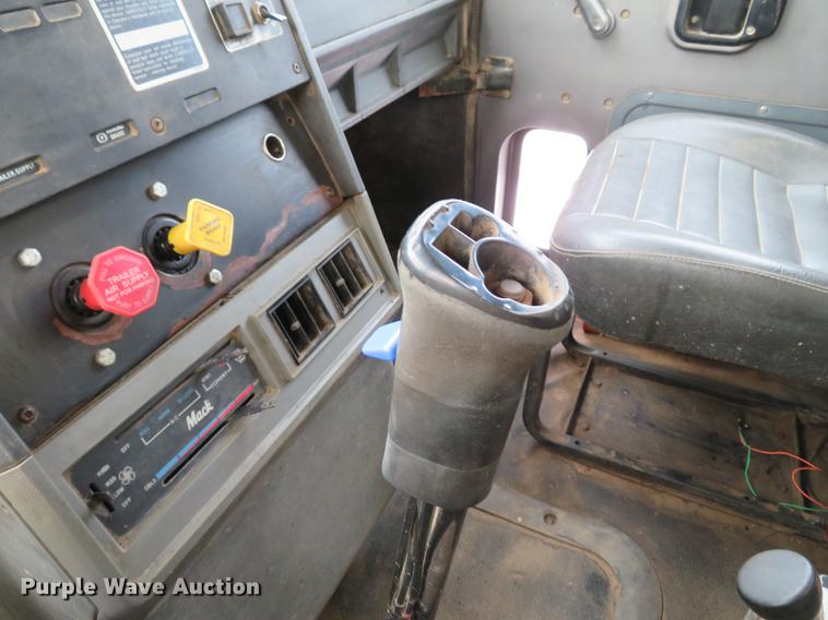 image for item DG3819 1995 Mack CH613 dump truck