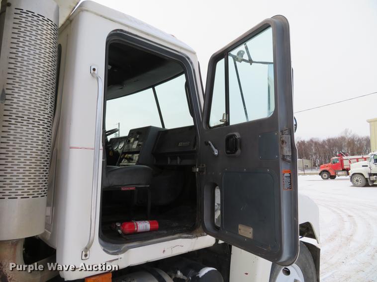 image for item DG3819 1995 Mack CH613 dump truck