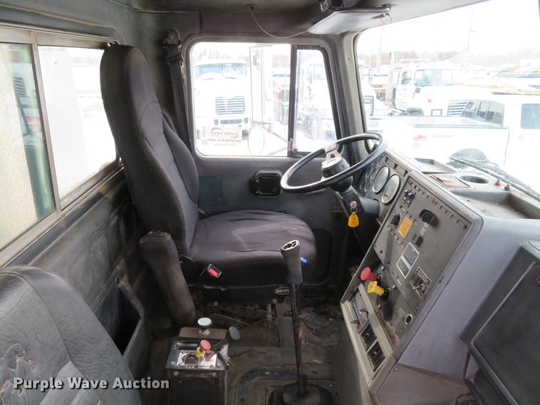 image for item DG3819 1995 Mack CH613 dump truck