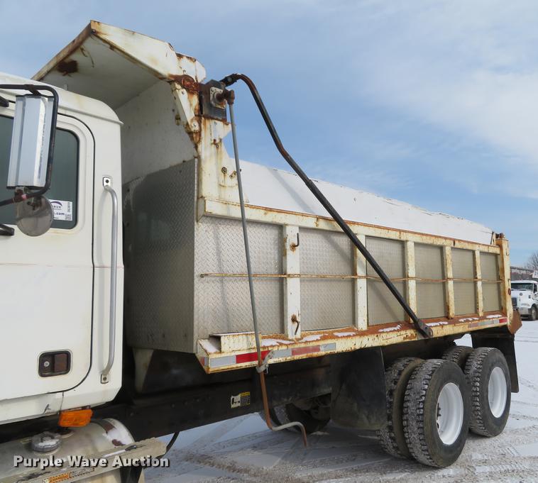 image for item DG3819 1995 Mack CH613 dump truck
