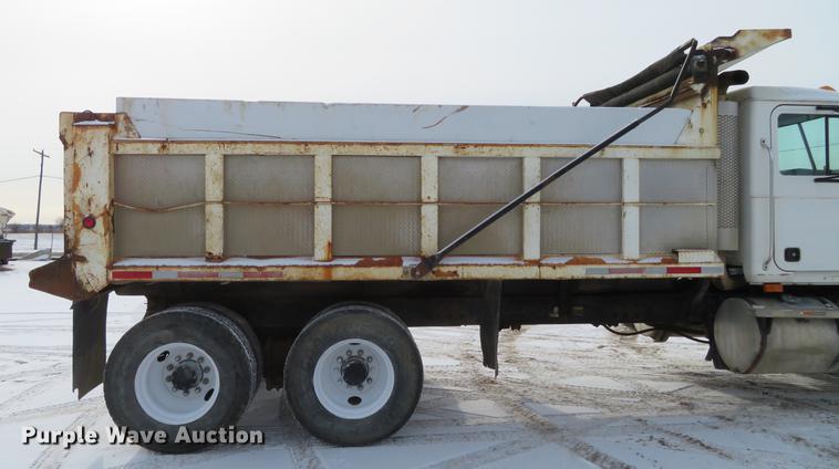 image for item DG3819 1995 Mack CH613 dump truck