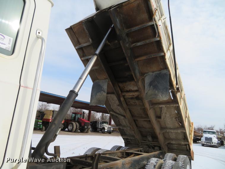 image for item DG3819 1995 Mack CH613 dump truck