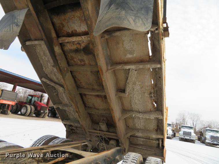 image for item DG3819 1995 Mack CH613 dump truck