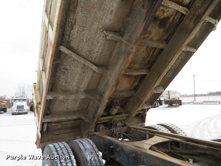image for item DG3819 1995 Mack CH613 dump truck