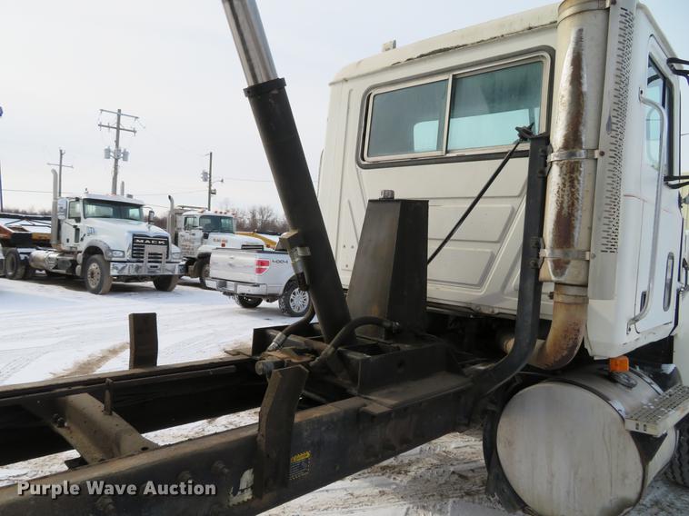 image for item DG3819 1995 Mack CH613 dump truck