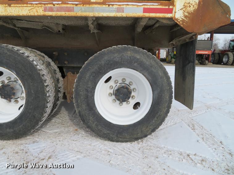 image for item DG3819 1995 Mack CH613 dump truck