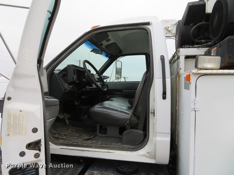 image for item DG3837 1998 GMC C7500 service truck with crane