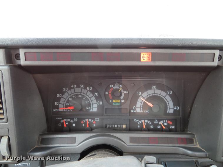 image for item DG3837 1998 GMC C7500 service truck with crane