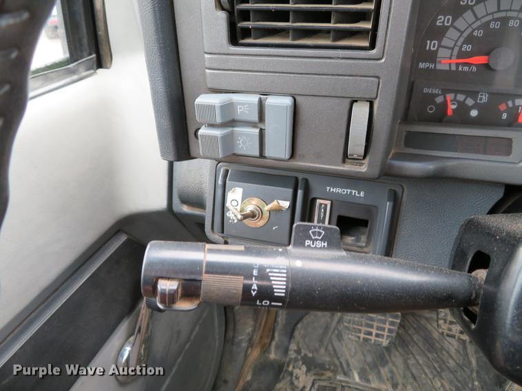 image for item DG3837 1998 GMC C7500 service truck with crane