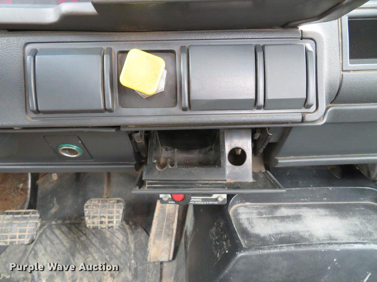 image for item DG3837 1998 GMC C7500 service truck with crane