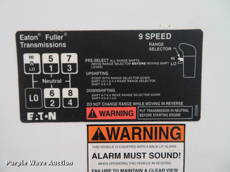 image for item DG3837 1998 GMC C7500 service truck with crane