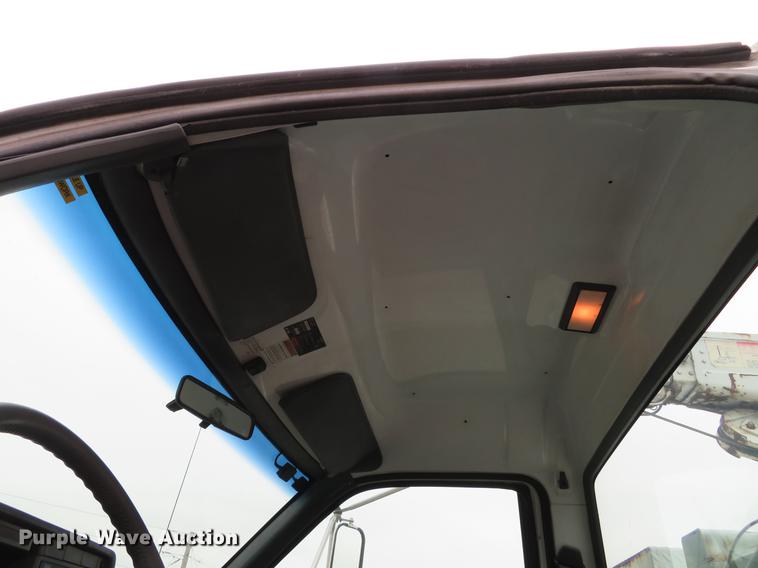 image for item DG3837 1998 GMC C7500 service truck with crane
