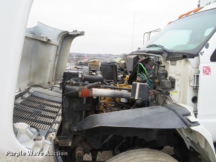 image for item DG3837 1998 GMC C7500 service truck with crane