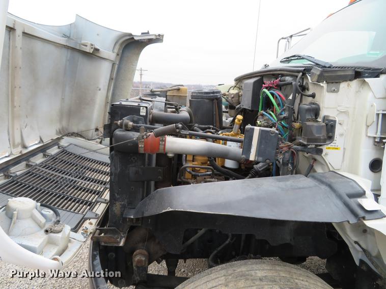 image for item DG3837 1998 GMC C7500 service truck with crane