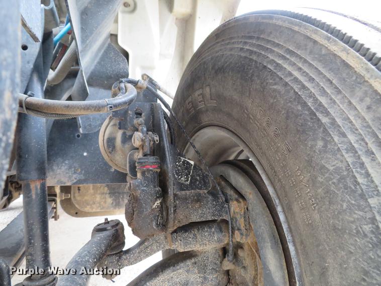 image for item DG3837 1998 GMC C7500 service truck with crane