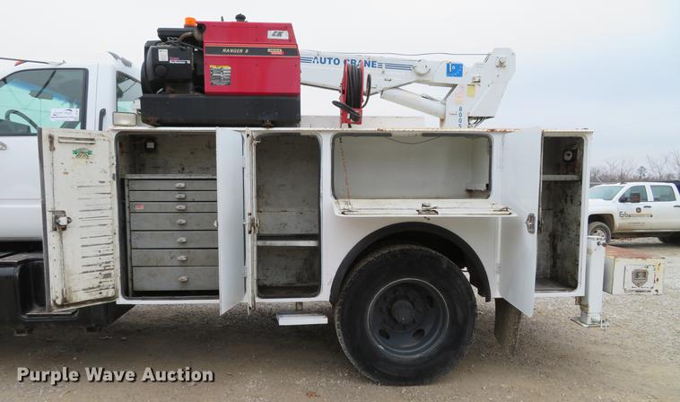 image for item DG3837 1998 GMC C7500 service truck with crane