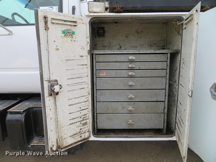 image for item DG3837 1998 GMC C7500 service truck with crane