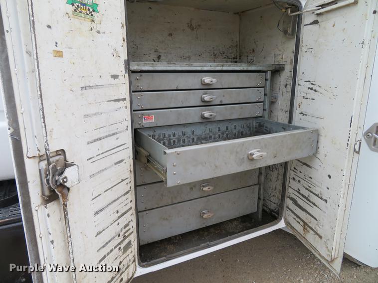 image for item DG3837 1998 GMC C7500 service truck with crane