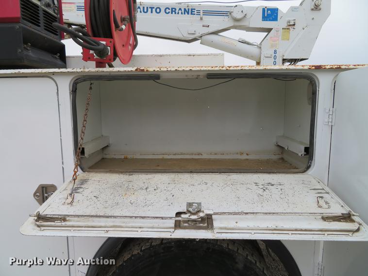 image for item DG3837 1998 GMC C7500 service truck with crane