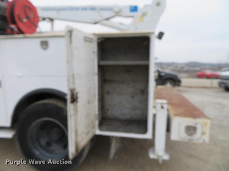 image for item DG3837 1998 GMC C7500 service truck with crane