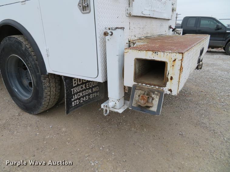 image for item DG3837 1998 GMC C7500 service truck with crane