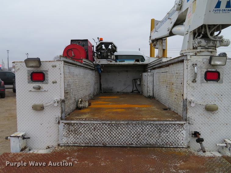 image for item DG3837 1998 GMC C7500 service truck with crane