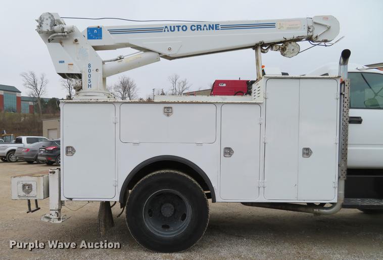 image for item DG3837 1998 GMC C7500 service truck with crane