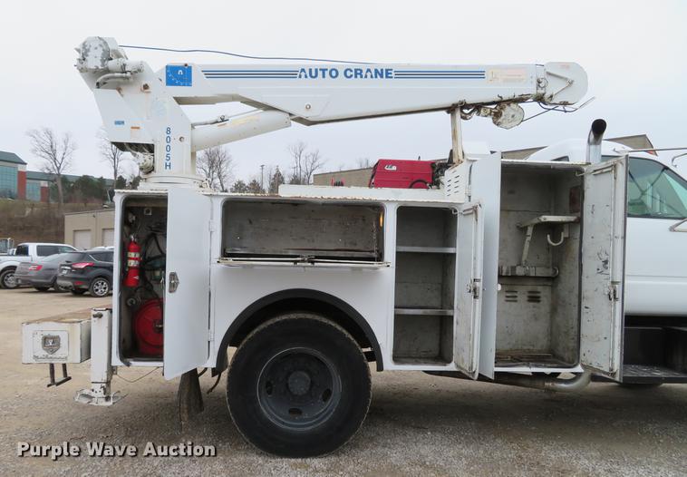 image for item DG3837 1998 GMC C7500 service truck with crane