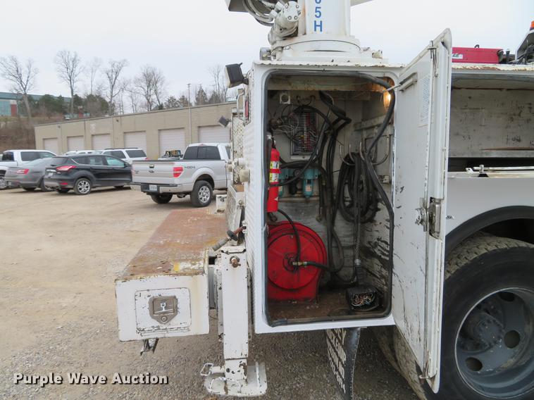 image for item DG3837 1998 GMC C7500 service truck with crane