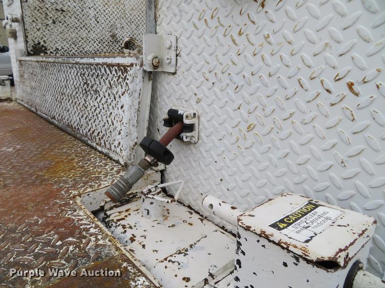 image for item DG3837 1998 GMC C7500 service truck with crane