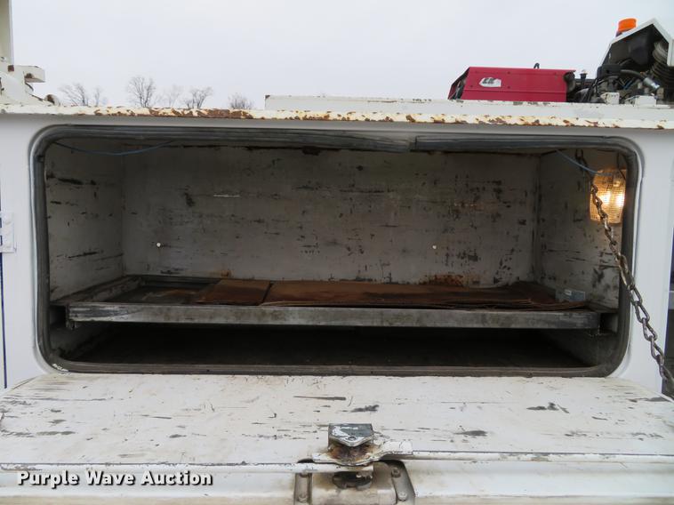 image for item DG3837 1998 GMC C7500 service truck with crane