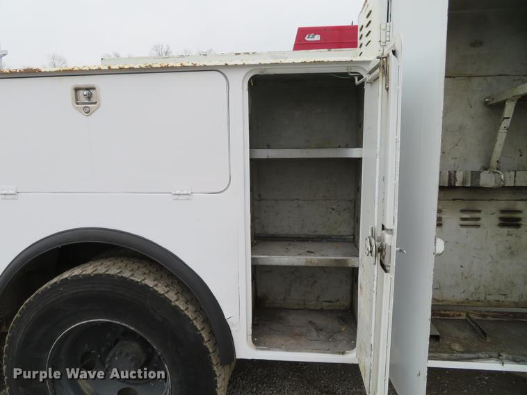 image for item DG3837 1998 GMC C7500 service truck with crane