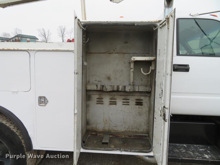 image for item DG3837 1998 GMC C7500 service truck with crane